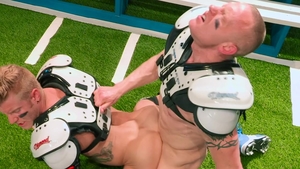 HotHouse: Bulge goes in for gagging