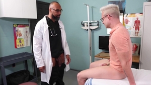 FamilyCreep - Gay goes for hard ramming