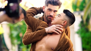 Rod's Room: Dark-haired Dudes Go Raw