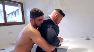 menatplay: Plumber's Service Goes Wrong Way